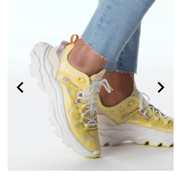 NWOB Women’s Sorel kinetic breakthru lace sneaker Yellow - Picture 2 of 5